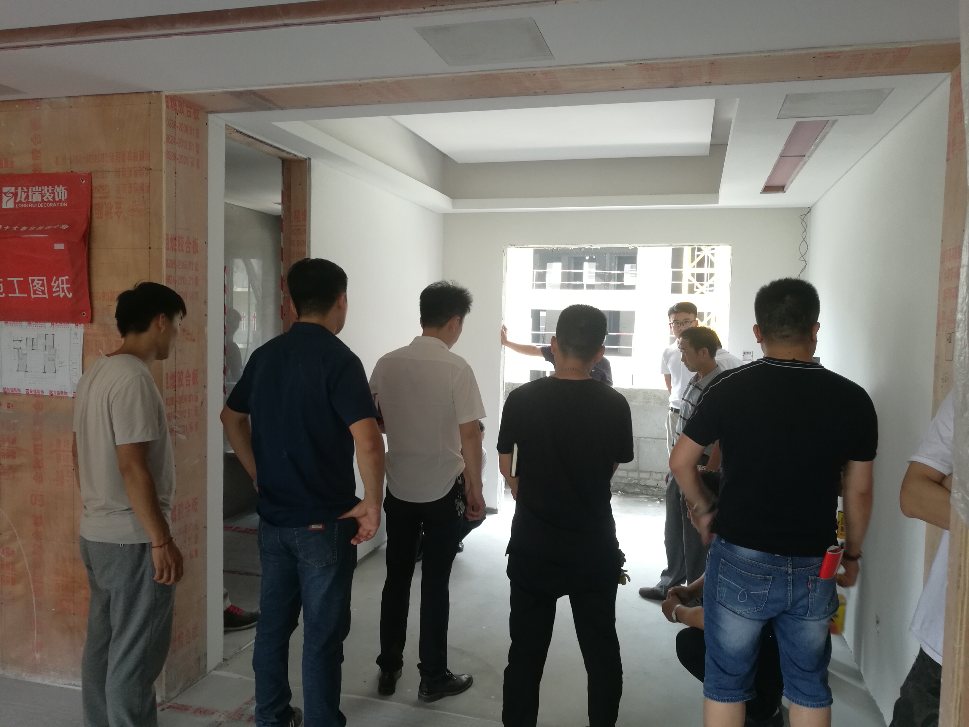 匠心筑品質(zhì)，觀摩促提升——記龍瑞故事全體項目經(jīng)理參觀學(xué)習(xí)永威上和郡樣板間裝飾工程
